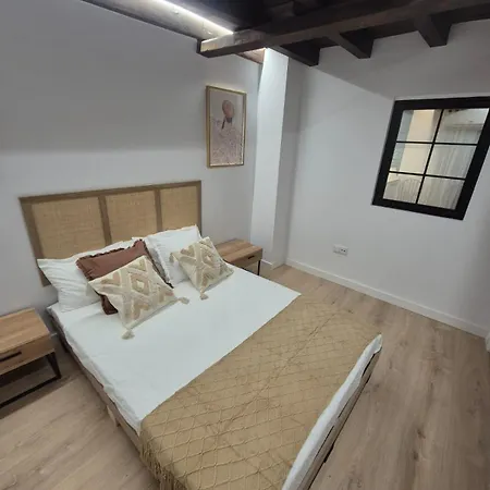 Casa La Tranca * Cuevas Del Valle