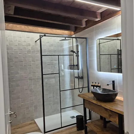 Casa La Tranca * Cuevas Del Valle